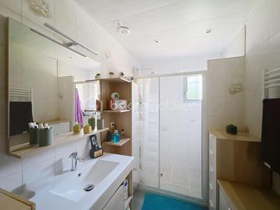 Maison traditionnelle - 110 m² - 7 pièces