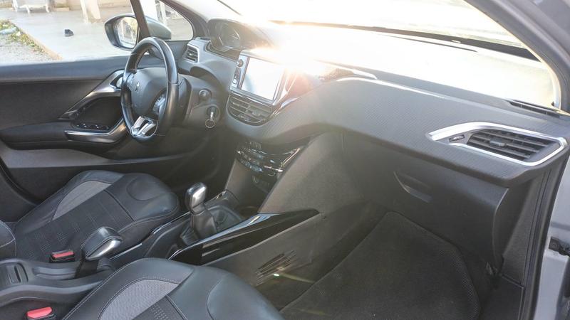 Peugeot 2008 1.6 BlueHDi 100 Allure