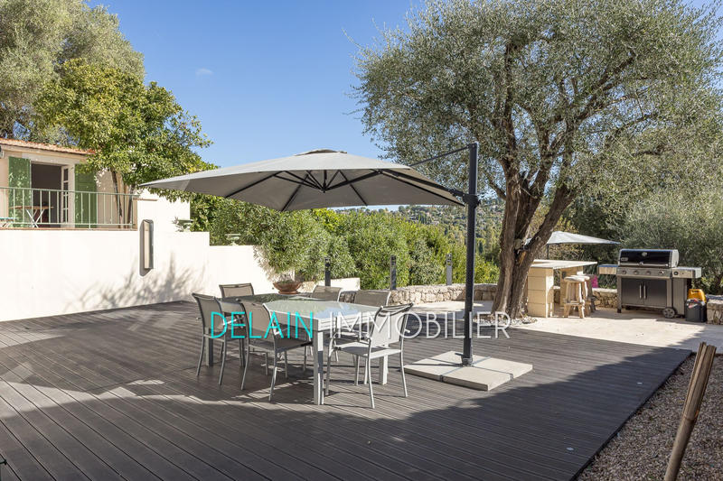 Maison - 220 m² - 5 pièces