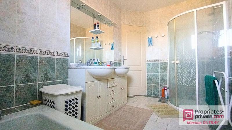 Maison - 190 m² - 8 pièces