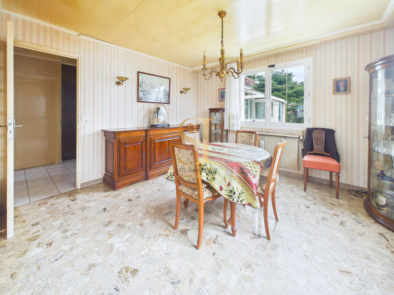 Maison - 121 m² - 6 pièces