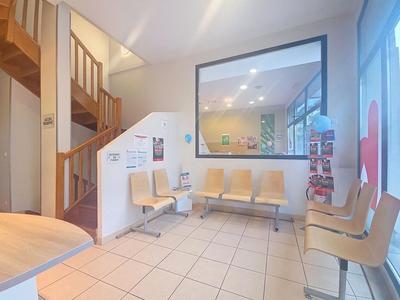 Local commercial - 151 m²