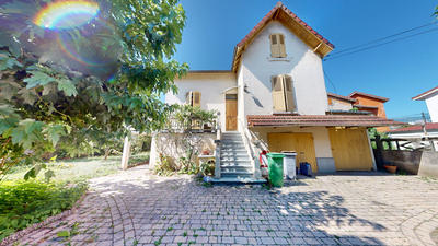 Maison - 250 m² - 5 pièces