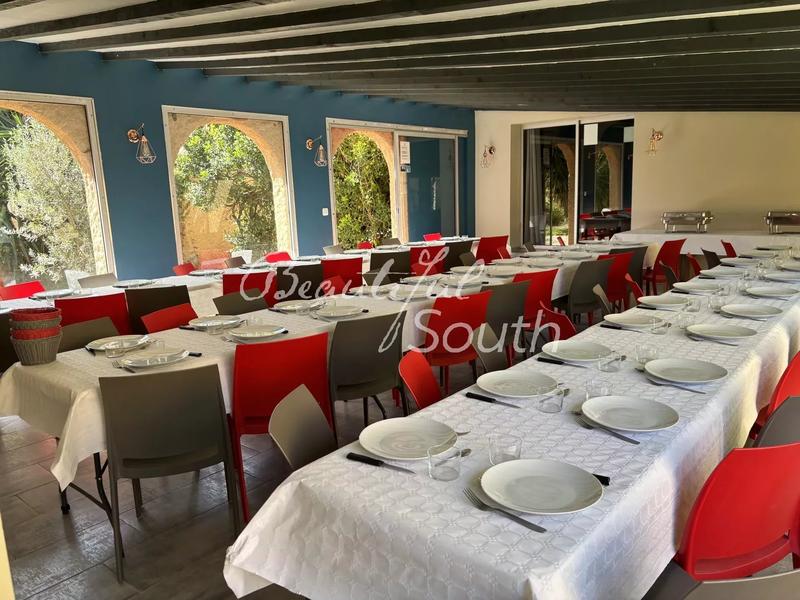 Gîte - 543 m² - 16 pièces