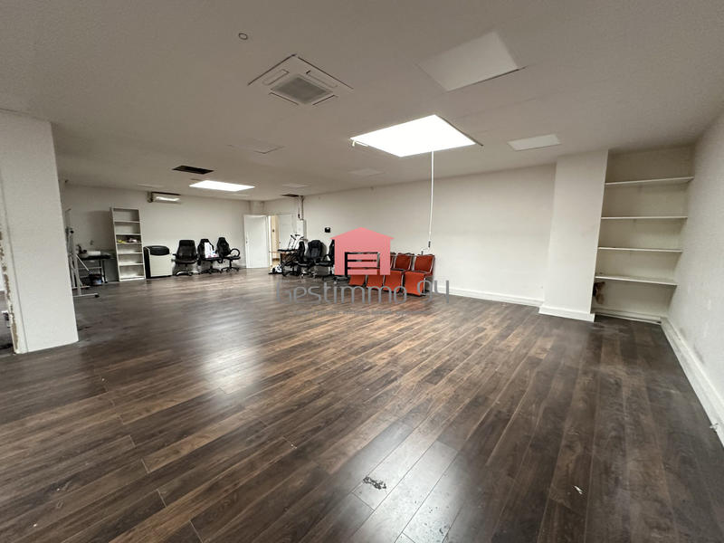 Local d'activités - 127 m²