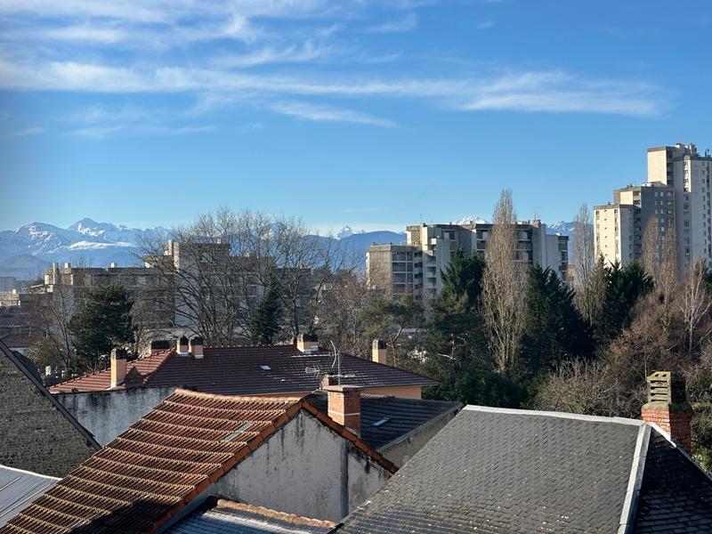 Appartement - 100 m² - 5 pièces