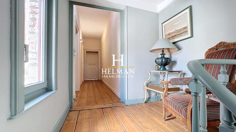 Maison - 231 m² - 8 pièces