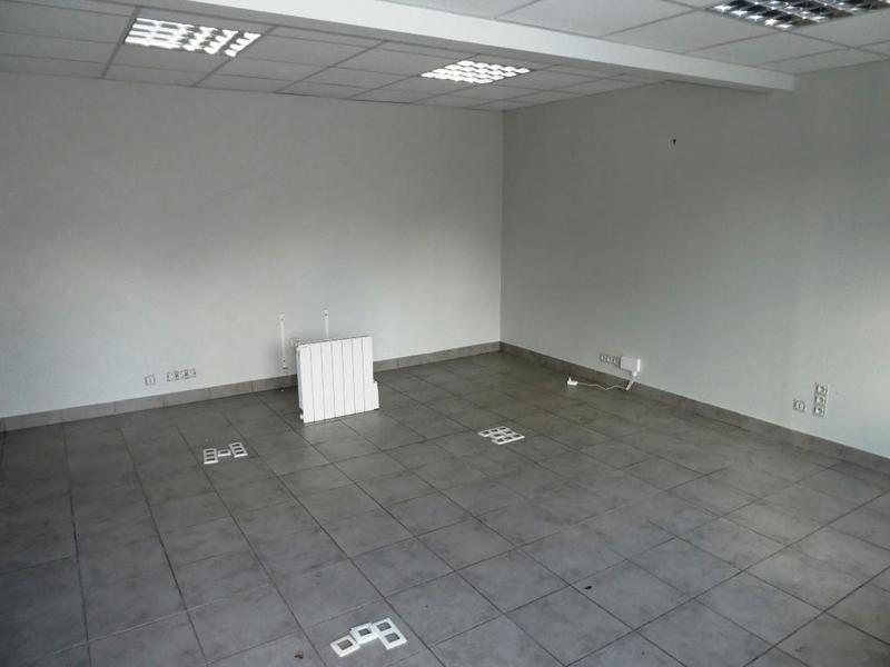 Local d'activité / Entrepôt - 260 m²