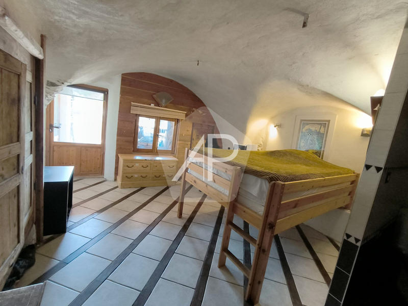 Maison ancienne - 348 m² - 12 pièces