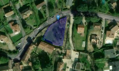 Terrain constructible - 1 040 m²