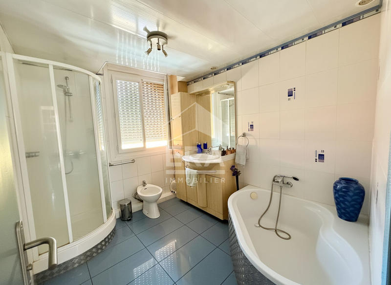 Appartement - 77 m² - 3 pièces