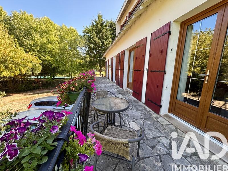 Maison - 180 m² - 9 pièces