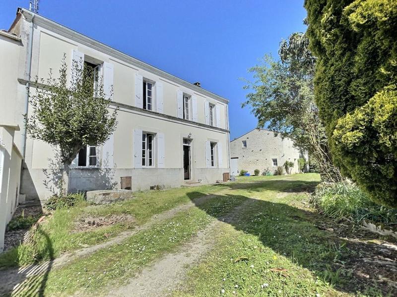 Maison - 140 m² - 5 pièces