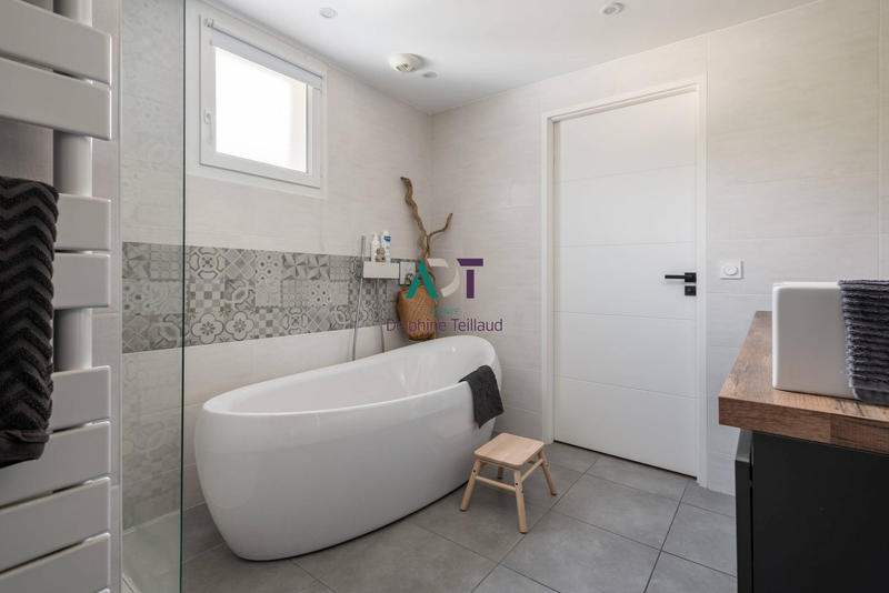 Appartement - 90 m² - 4 pièces