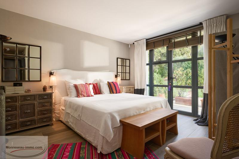 Maison - 700 m² - 10 pièces