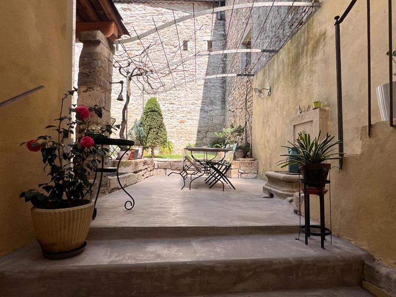 Maison de village - 287 m² - 8 pièces