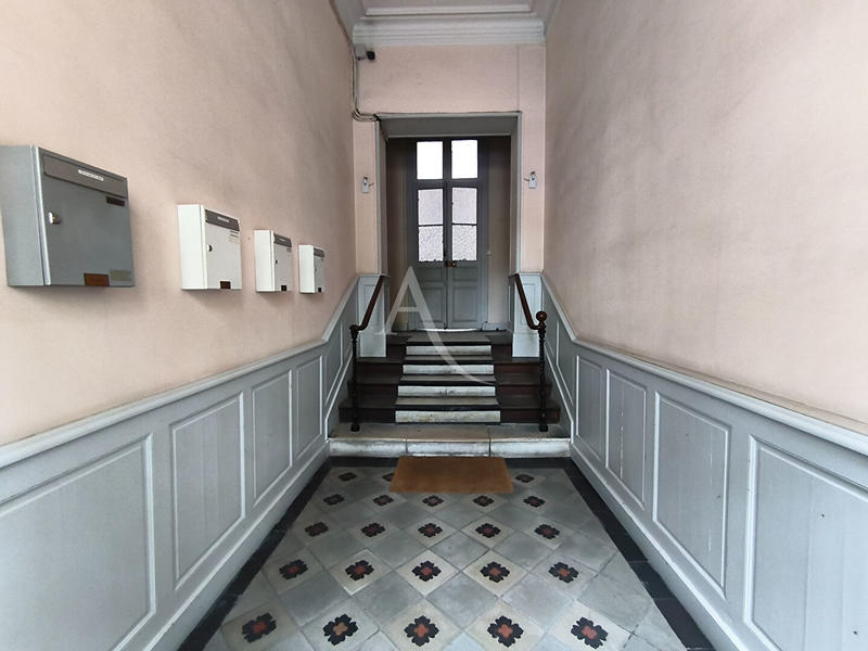 Local commercial - 104 m²