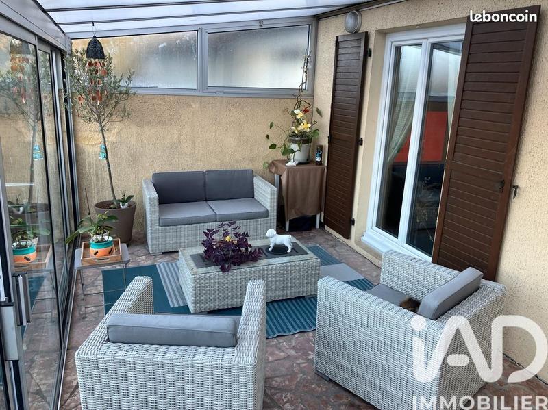 Maison - 90 m² - 4 pièces