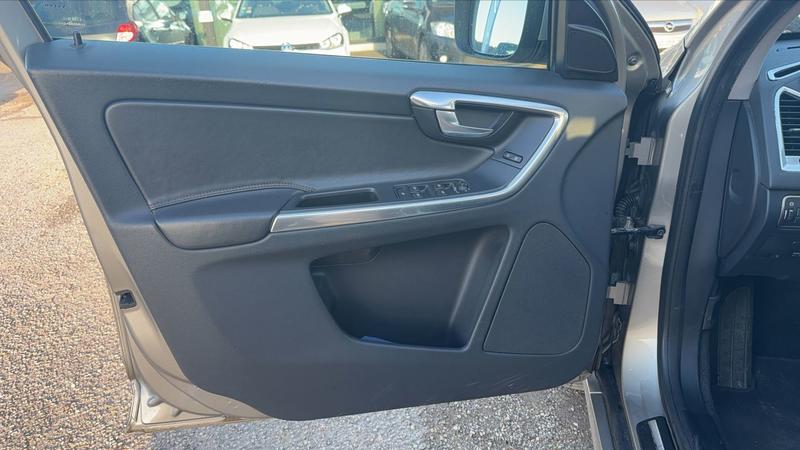 Volvo Xc60 2.0 D4 181 Bva6 Summum