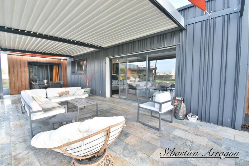 Maison - 212 m² - 6 pièces