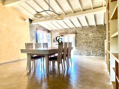 Maison - 174 m² - 7 pièces