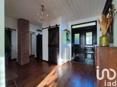 Maison - 242 m² - 8 pièces