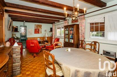 Maison - 219 m² - 8 pièces