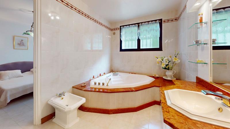 Maison - 192 m² - 7 pièces