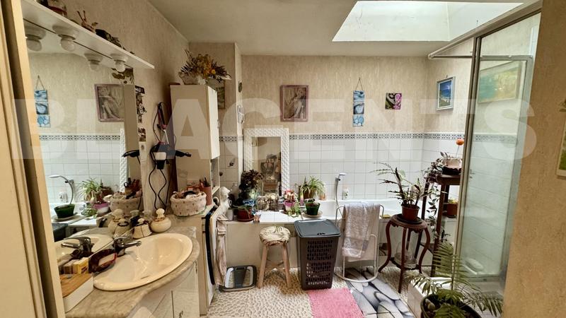 Maison de village - 216 m² - 11 pièces