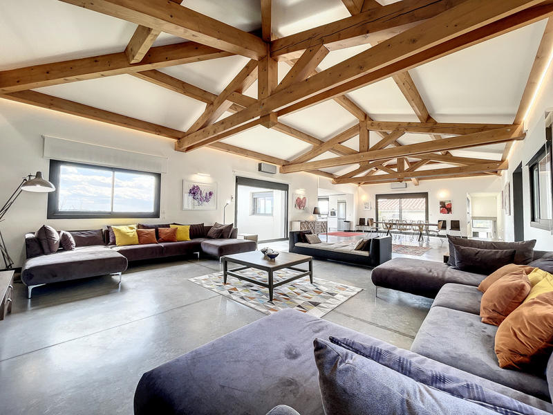 Villa - 300 m² - 6 pièces