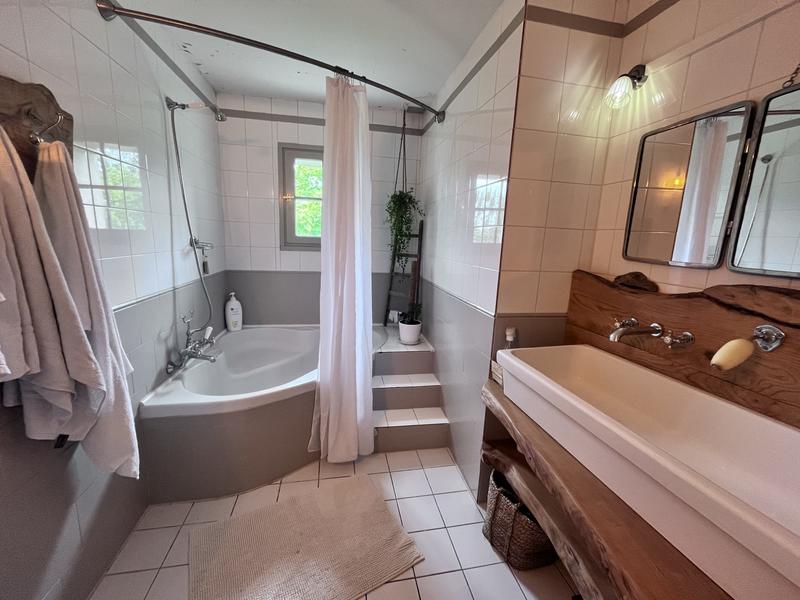 Maison traditionnelle - 181 m² - 15 pièces