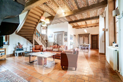 Maison - 581 m² - 21 pièces