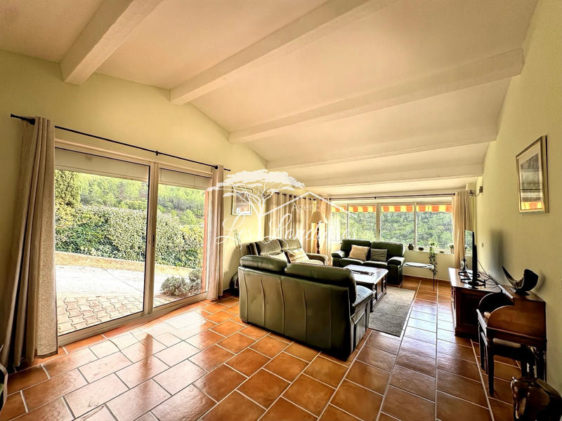 Maison - 229 m² - 11 pièces