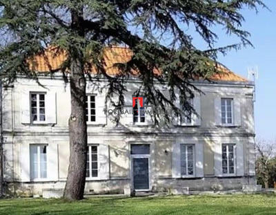 Maison - 243 m² - 10 pièces