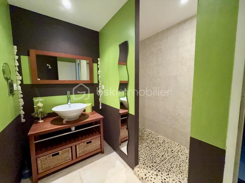 Maison traditionnelle - 218 m² - 6 pièces