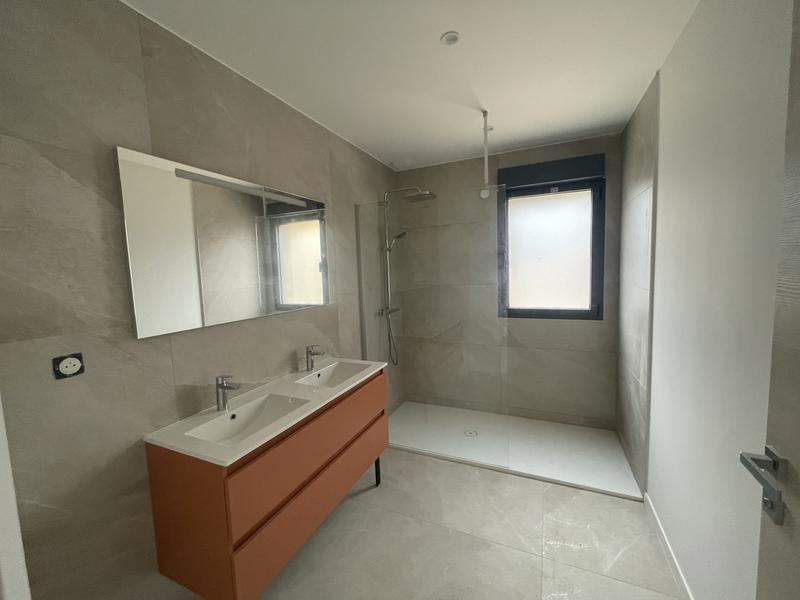 Villa - 250 m² - 6 pièces