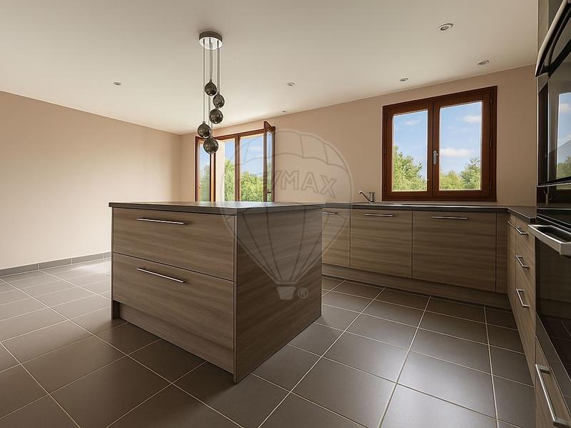 Maison - 142 m² - 6 pièces