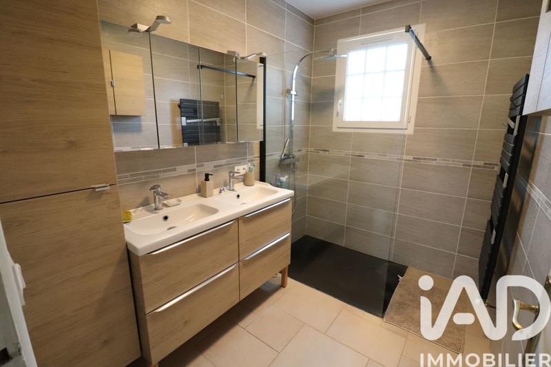 Maison - 137 m² - 7 pièces