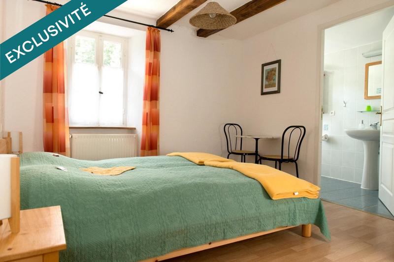 Maison - 207 m² - 9 pièces