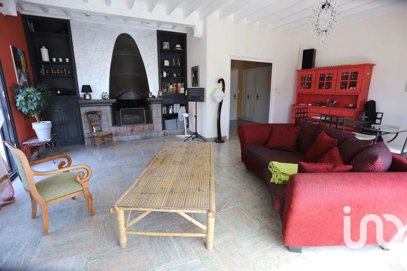 Maison - 219 m² - 8 pièces