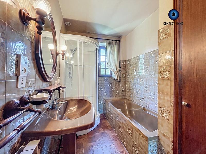 Maison traditionnelle - 190 m² - 6 pièces