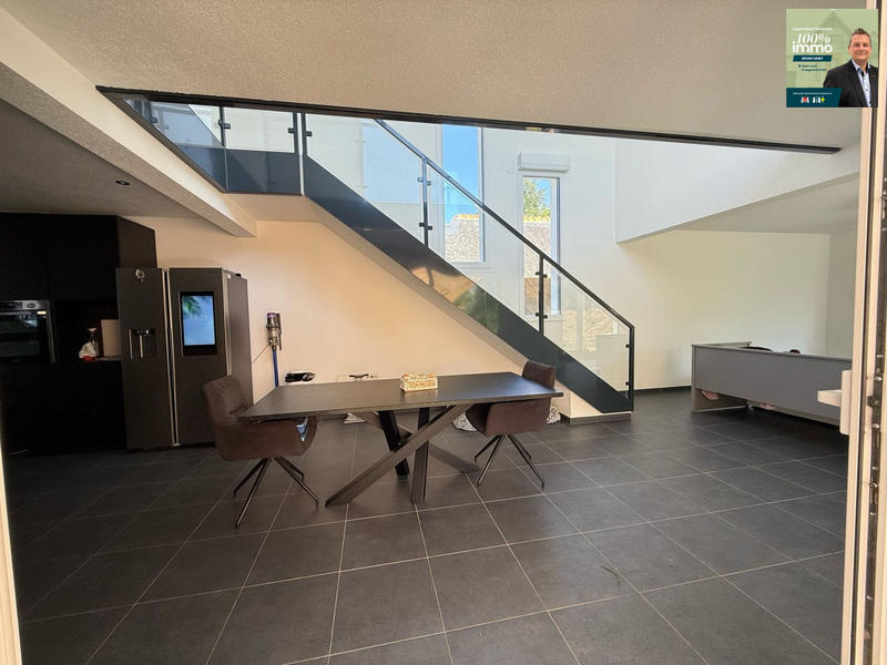 Maison - 250 m² - 7 pièces