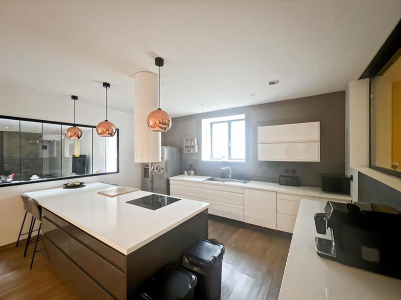 Loft - 345 m² - 8 pièces