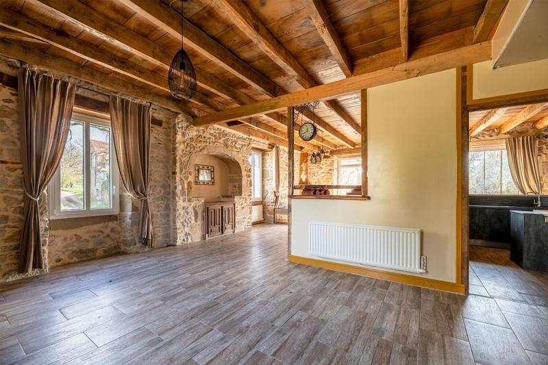 Maison en pierre - 160 m² - 6 pièces