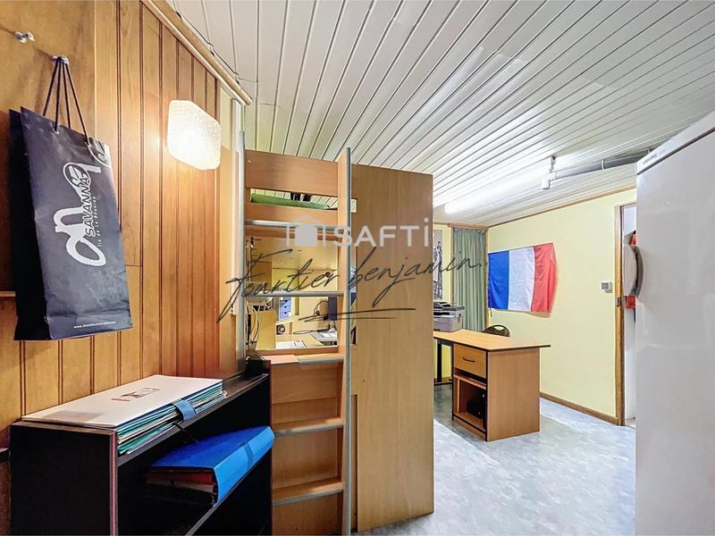 Maison - 186 m² - 8 pièces