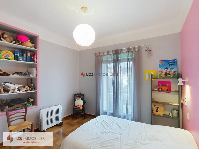 Maison - 186 m² - 7 pièces