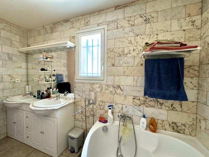 Propriété - 310 m² - 10 pièces