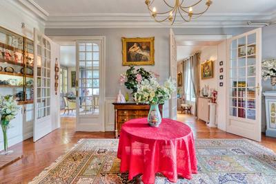 Maison - 223 m² - 10 pièces