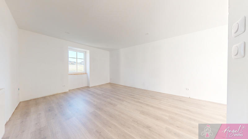 Maison de village - 250 m² - 8 pièces