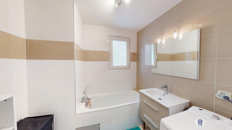 Appartement - 96 m² - 5 pièces